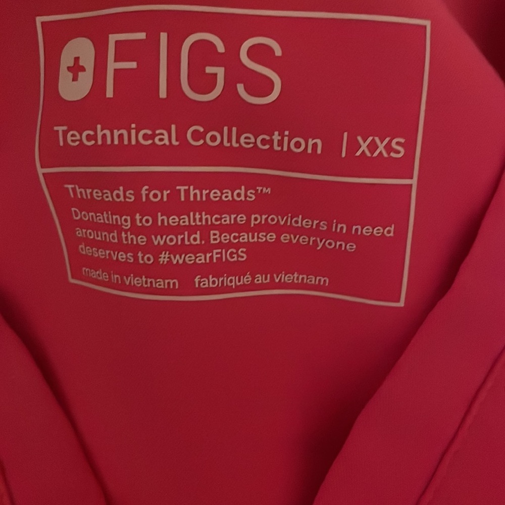 Figs RARE ELECTRIC PINK scrub set - Picture 7 of 7